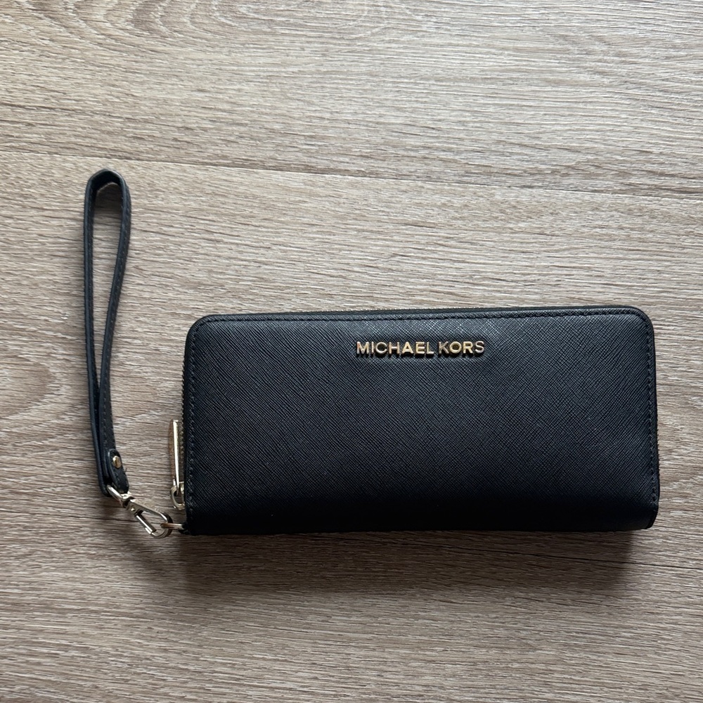 Michael Kors Jet Set Large Black Wristlet Wallet